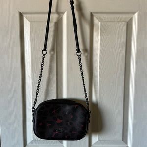 Coach bag. Used in great condition. No rips or tears in material.